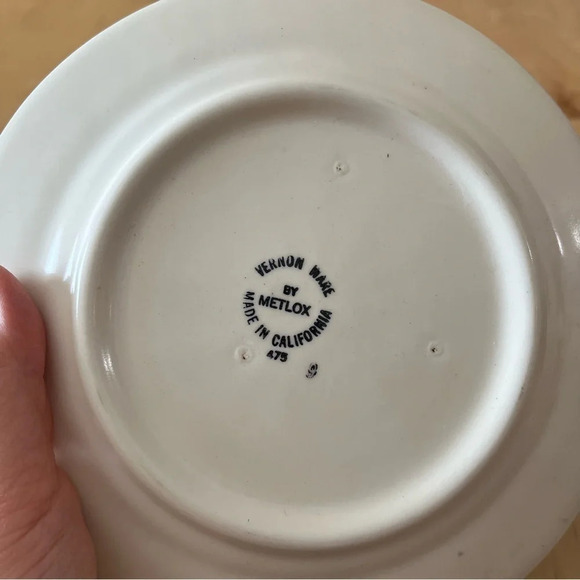 VERNON WARE DELLA ROBBIA DINNERWARE GRAVY / SAUCE BOAT BY METLOX USA FRUIT - Picture 7 of 11